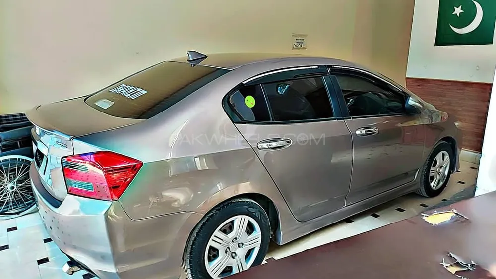 Honda City 2015 for Sale in Burewala Image-1