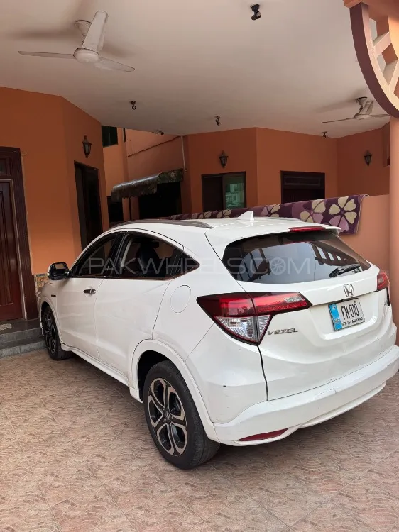 Honda Vezel 2015 for Sale in Sialkot Image-1