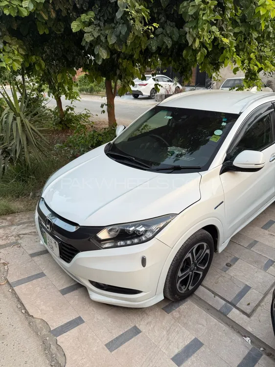 Honda Vezel 2014 for Sale in Lahore Image-1
