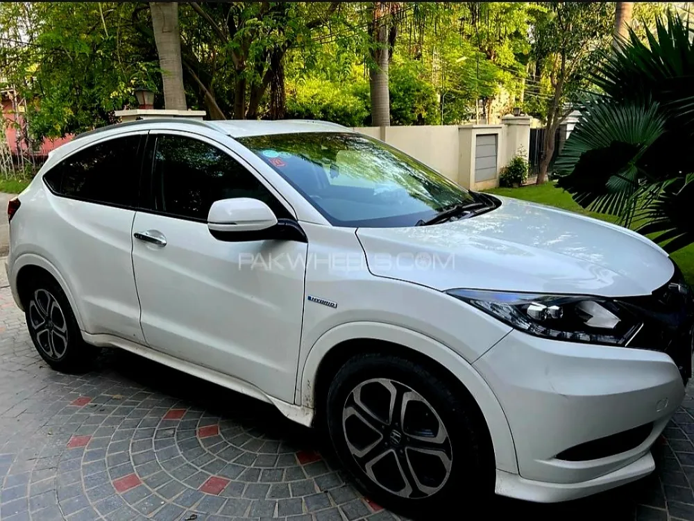 Honda Vezel 2015 for Sale in Lahore Image-1