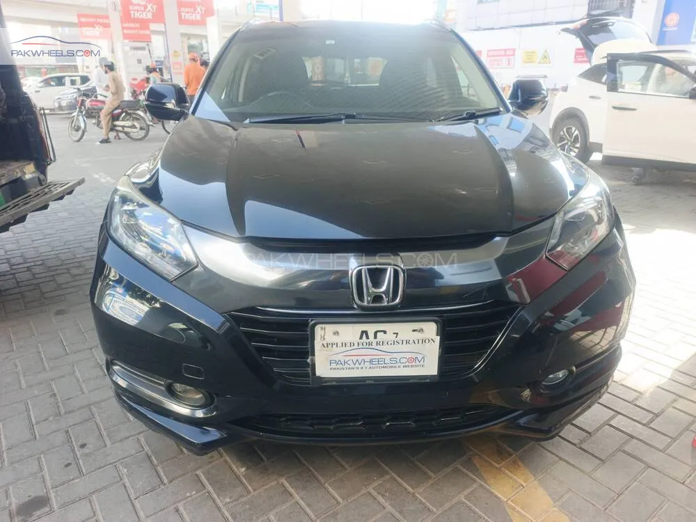 Honda Vezel 2015 for Sale in Lahore Image-1