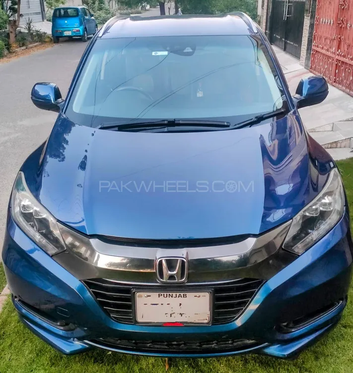 Honda Vezel 2017 for Sale in Lahore Image-1