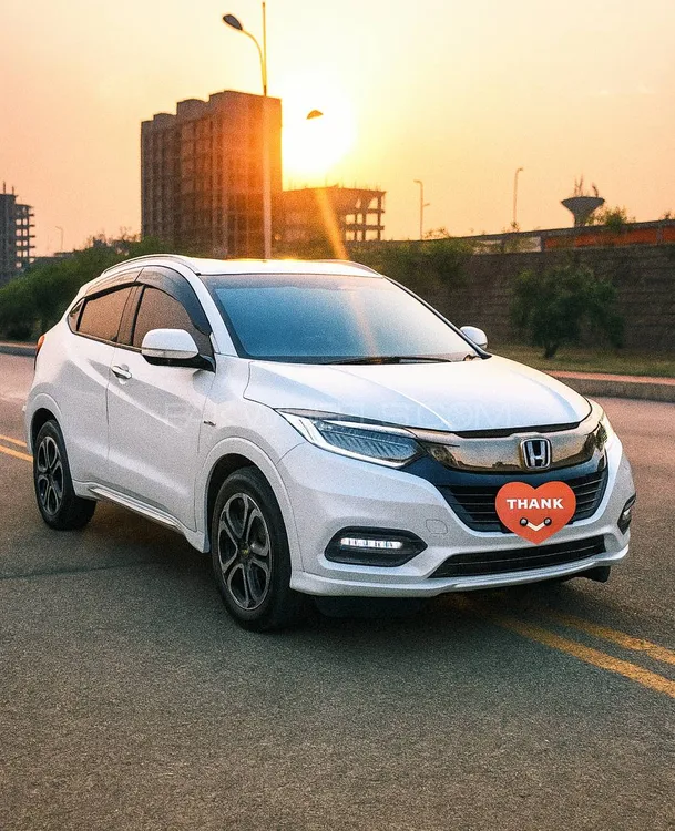 Honda Vezel 2018 for Sale in Islamabad Image-1