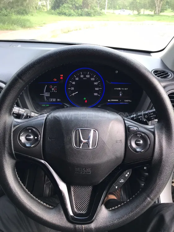 Honda Vezel 2015 for Sale in Islamabad Image-1