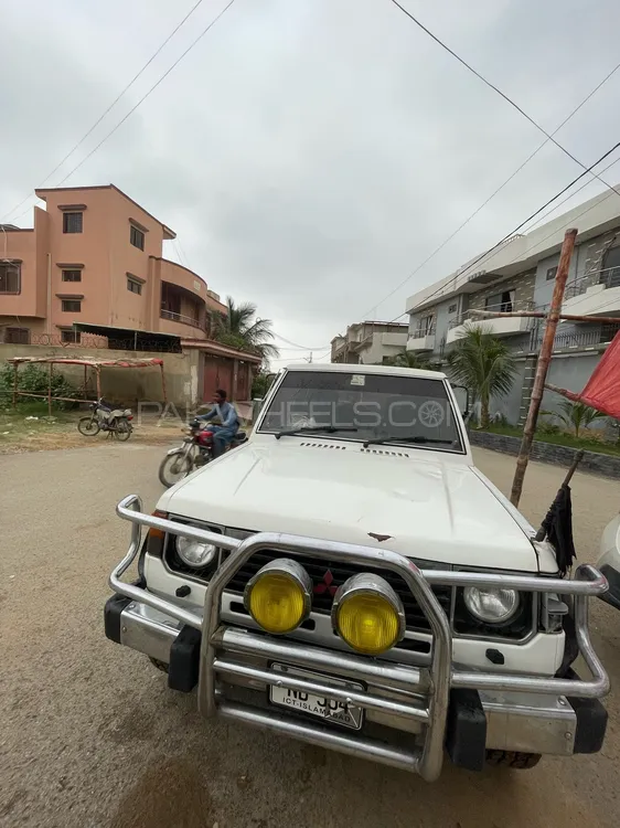 Mitsubishi Pajero 1998 for Sale in Karachi Image-1