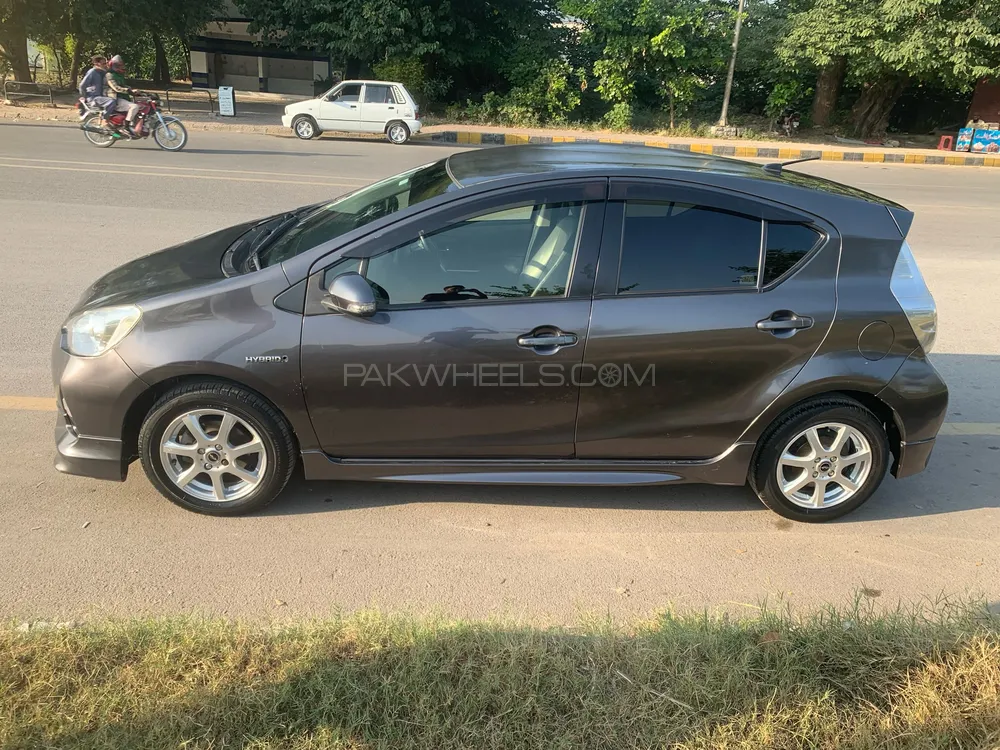 Toyota Aqua 2013 for Sale in Islamabad Image-1