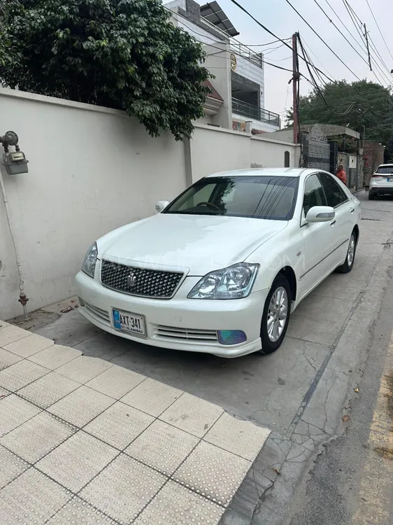 Toyota Crown 2005 for Sale in Faisalabad Image-1