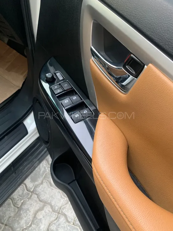 Toyota Fortuner 2020 for Sale in Lahore Toyota Fortuner 2020 for Sale in Lahore Image-7
