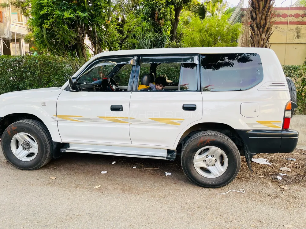 Toyota Prado 1999 for Sale in Jehangira Image-1