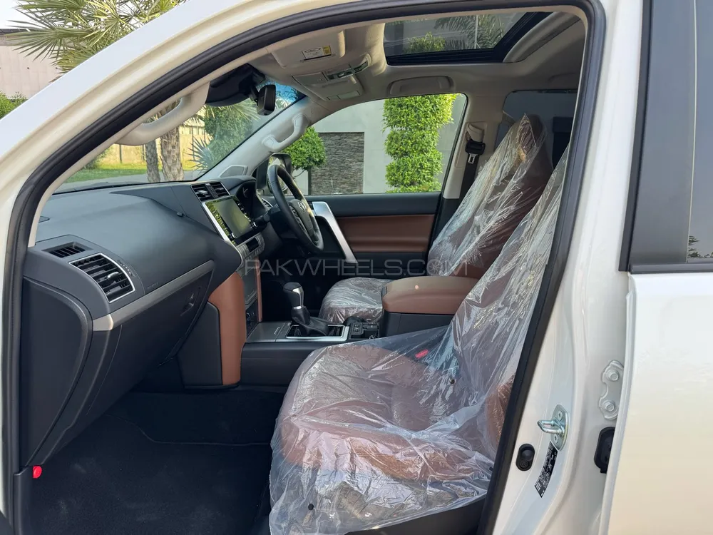 Toyota Prado 2021 for Sale in Lahore Toyota Prado 2021 for Sale in Lahore Image-14