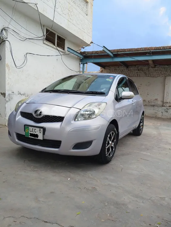 Toyota Vitz 2007 for Sale in Peshawar Image-1