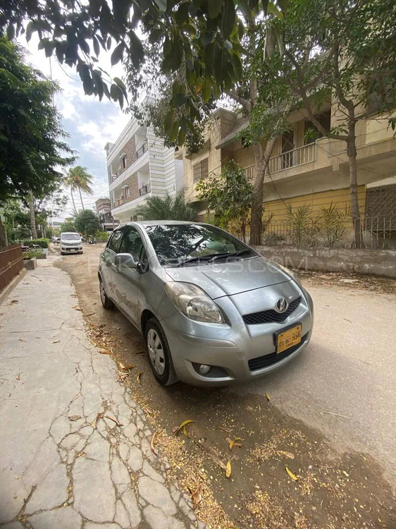 Toyota Vitz 2009 for Sale in Karachi Image-1