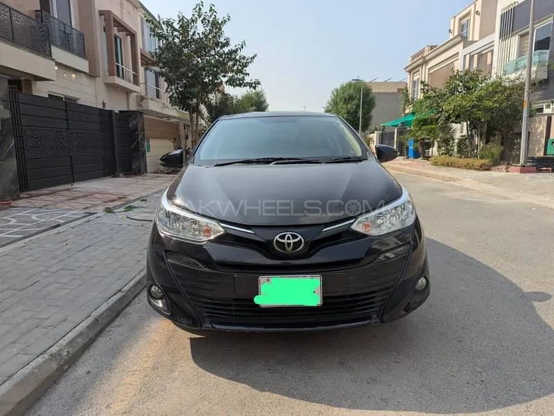 Toyota Yaris Sedan 2021 for Sale in Lahore Image-1
