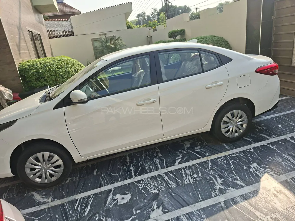 Toyota Yaris Sedan 2024 for Sale in Sahiwal Toyota Yaris Sedan 2024 for Sale in Sahiwal Image-4