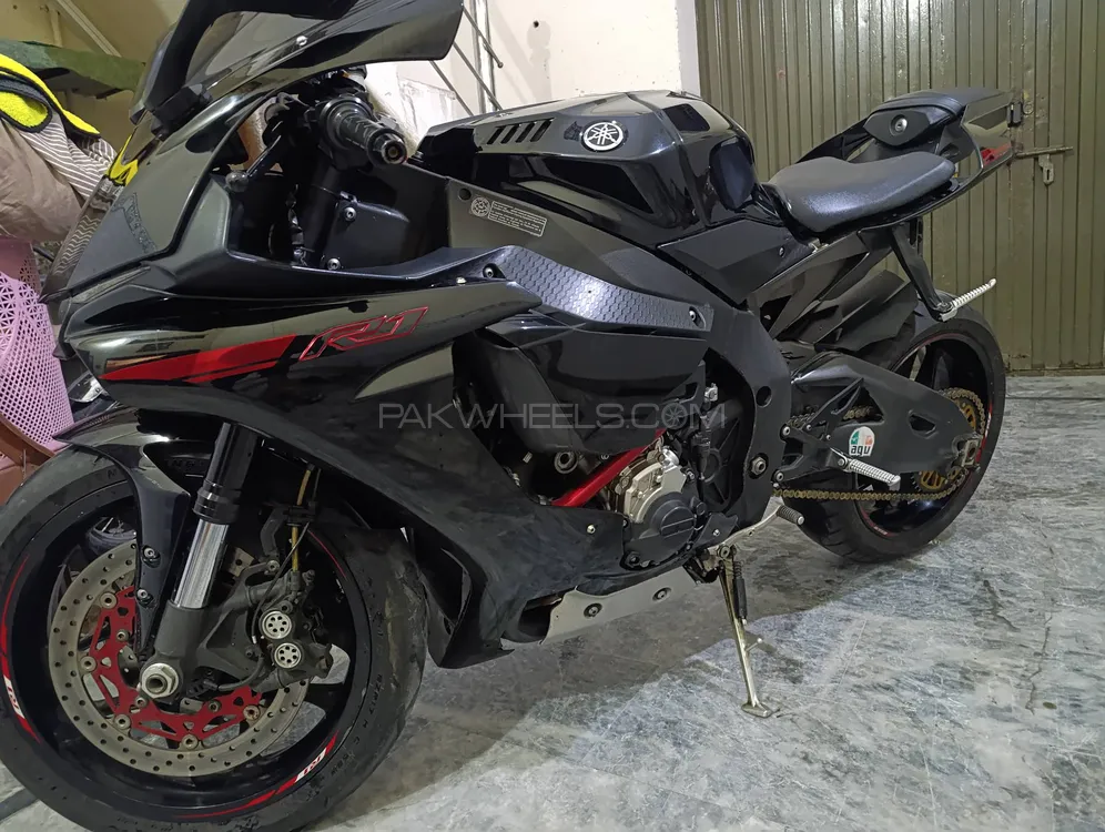 Yamaha YZF-R1 2015 for Sale Image-1