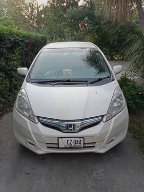 Honda Fit 1.3 Hybrid Navi Premium Selection 2011