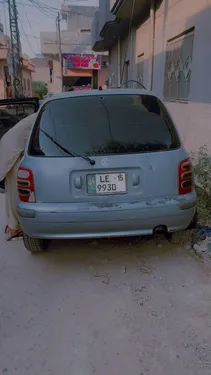 Nissan March 2002