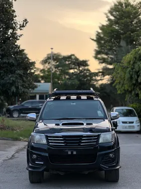 Toyota Hilux D-4D Automatic 2011