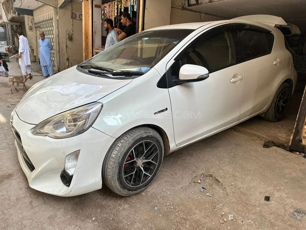 Toyota Aqua 2015 for Sale in Karachi Image-1