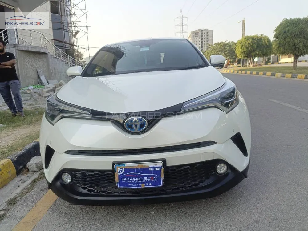 Toyota C-HR 2018 for Sale in Islamabad Image-1