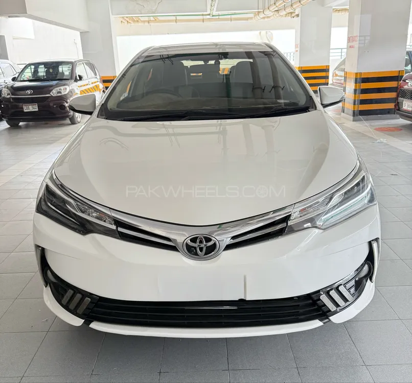 Toyota Corolla 2018 for Sale in Karachi Image-1