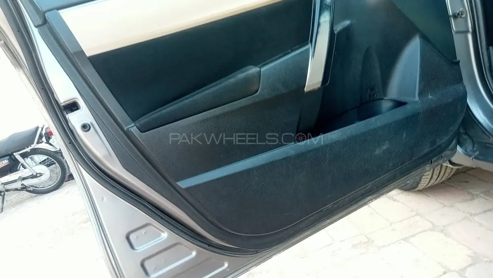 Toyota Corolla 2015 for Sale in Gujrat Image-1