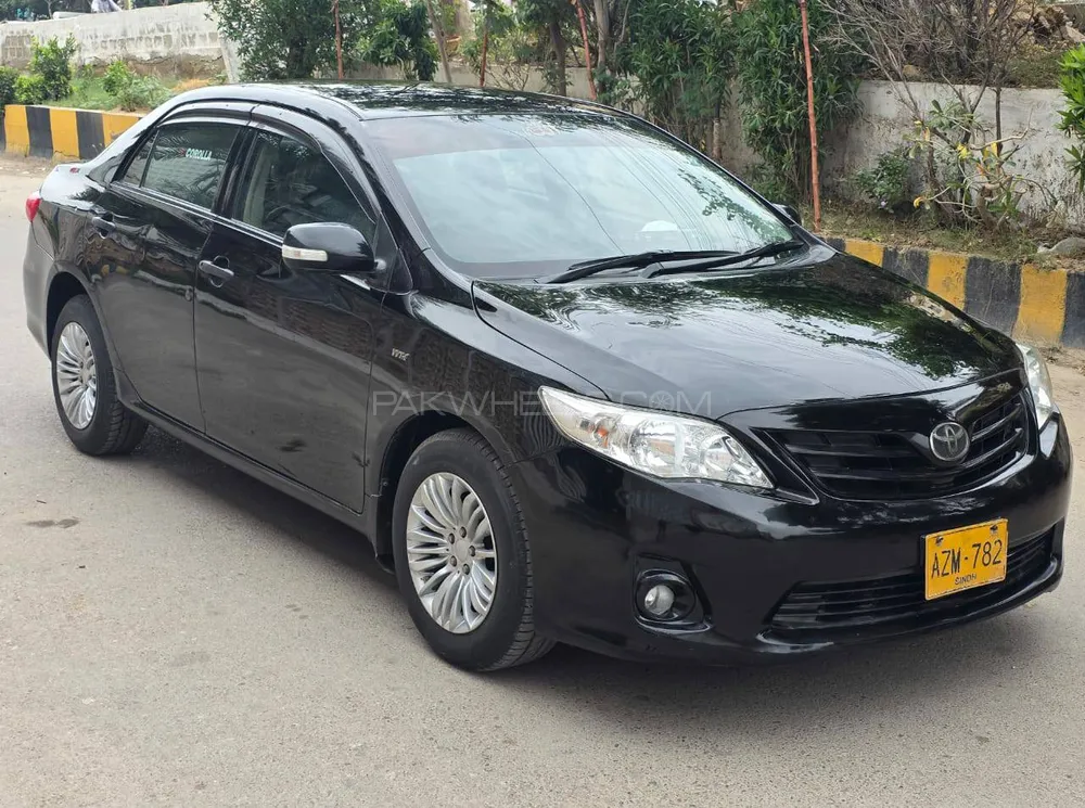 Toyota Corolla 2013 for Sale in Karachi Image-1