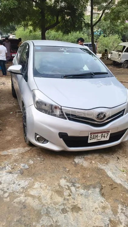 Toyota Vitz 2011 for Sale in Dera ismail khan Image-1