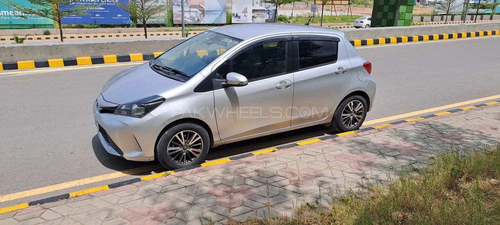 Toyota Vitz 2016 for Sale in Islamabad Image-1