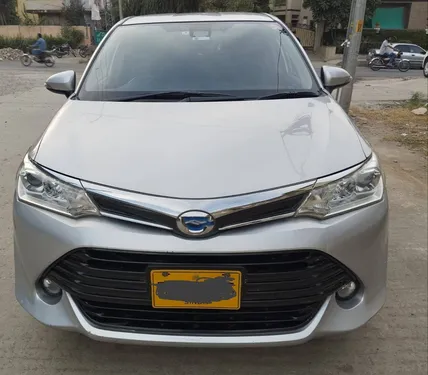 Toyota Corolla Fielder Hybrid G 2017