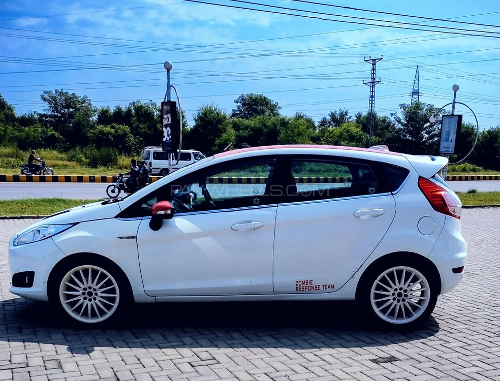 Ford Fiesta 2015 for Sale in Dina Ford Fiesta 2015 for Sale in Dina Image-1