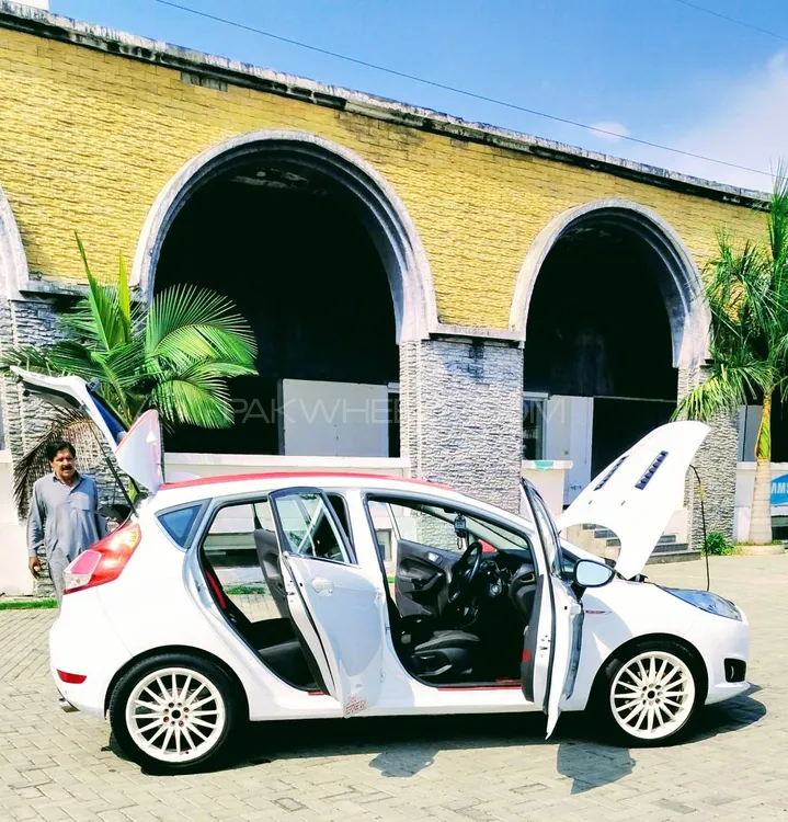 Ford Fiesta 2015 for Sale in Dina Ford Fiesta 2015 for Sale in Dina Image-13