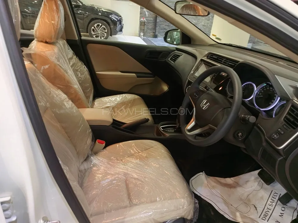 Honda City 2025 for Sale in Lahore Honda City 2025 for Sale in Lahore Image-5