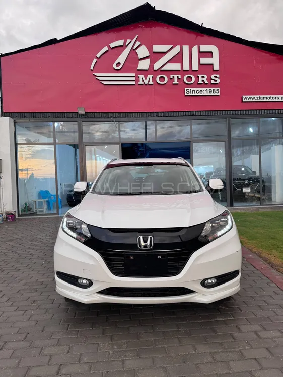 Honda Vezel 2015 for Sale in Islamabad Honda Vezel 2015 for Sale in Islamabad Image-1