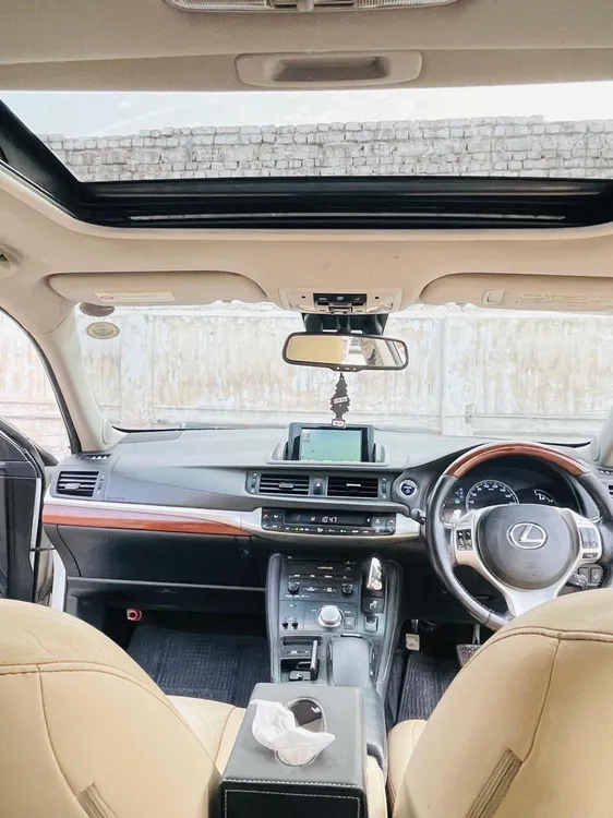 Lexus CT200h 2011 for Sale in Rawalpindi Lexus CT200h 2011 for Sale in Rawalpindi Image-3