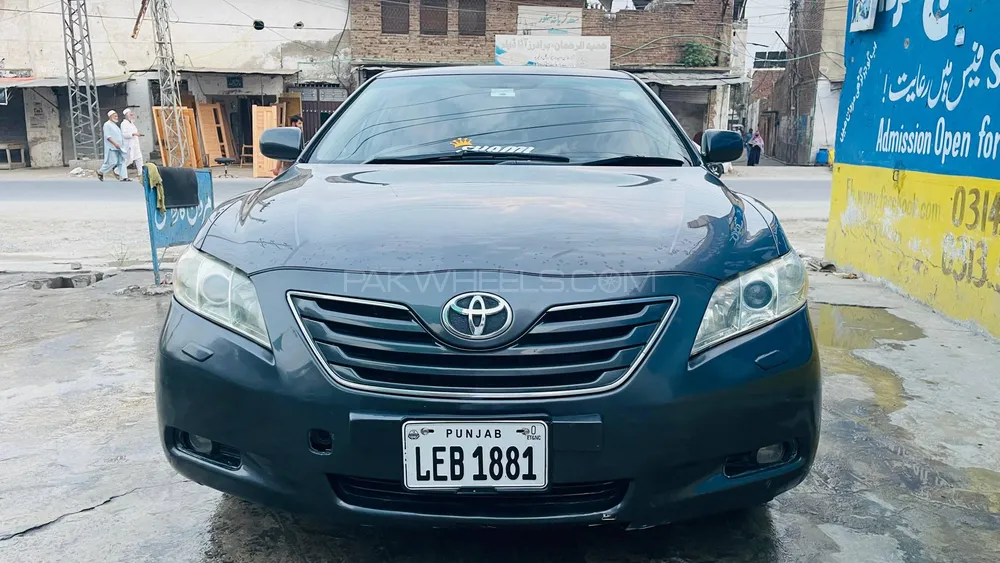 Toyota Camry 2007 for Sale in Mardan Image-1