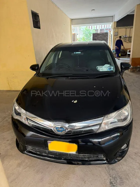 Toyota Corolla Axio 2014 for Sale in Karachi Image-1