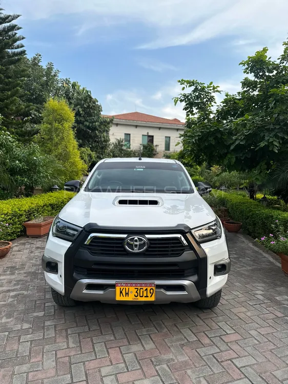 Toyota Hilux 2016 for Sale in Islamabad Image-1