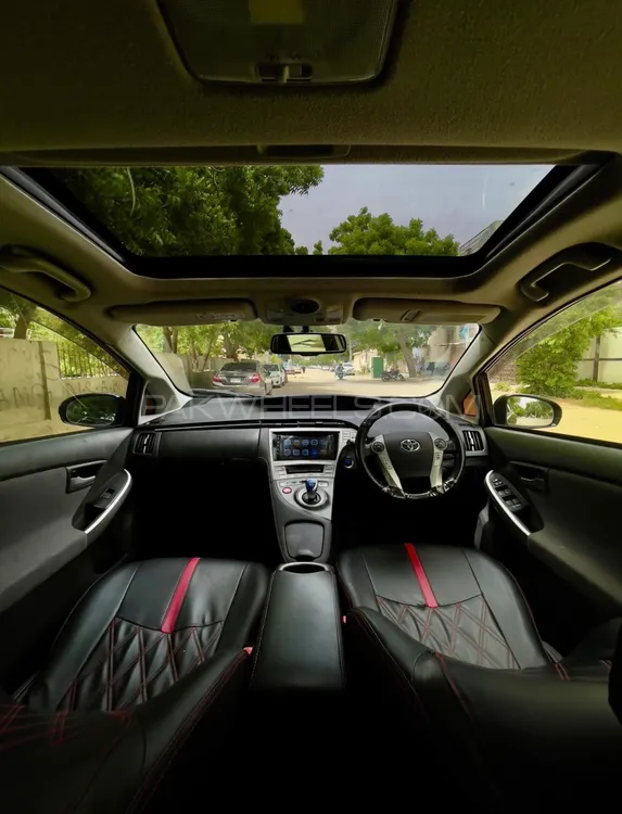 Toyota Prius 2015 for Sale in Karachi Image-1