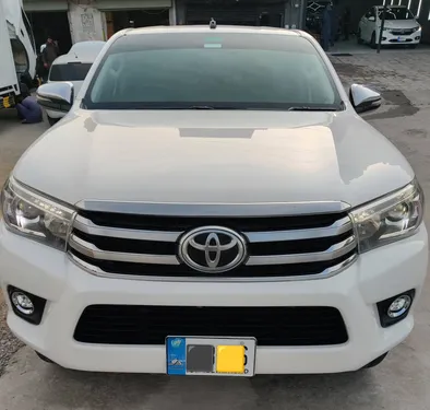 Toyota Hilux Revo V Automatic 2.8 2019