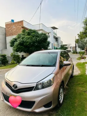 Toyota Vitz U 1.0 2011