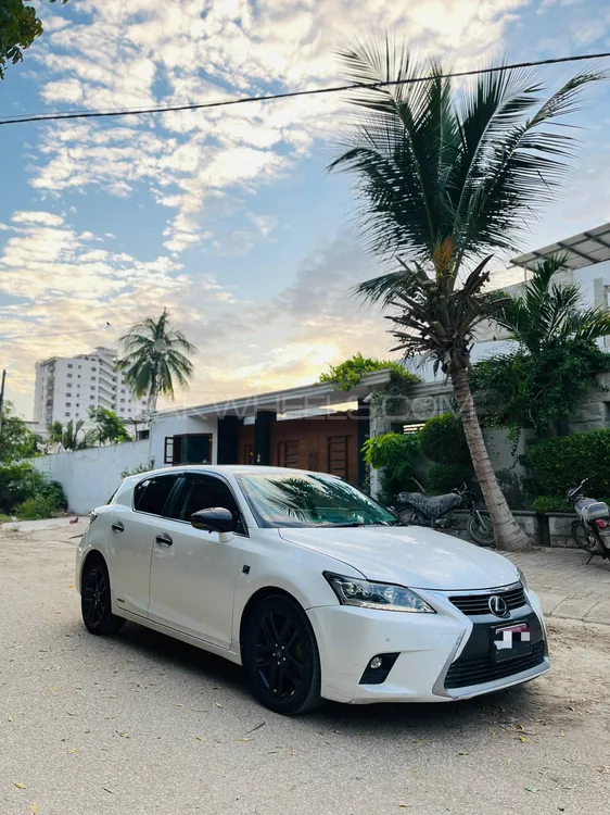 Lexus CT200h 2014 for Sale in Karachi Image-1