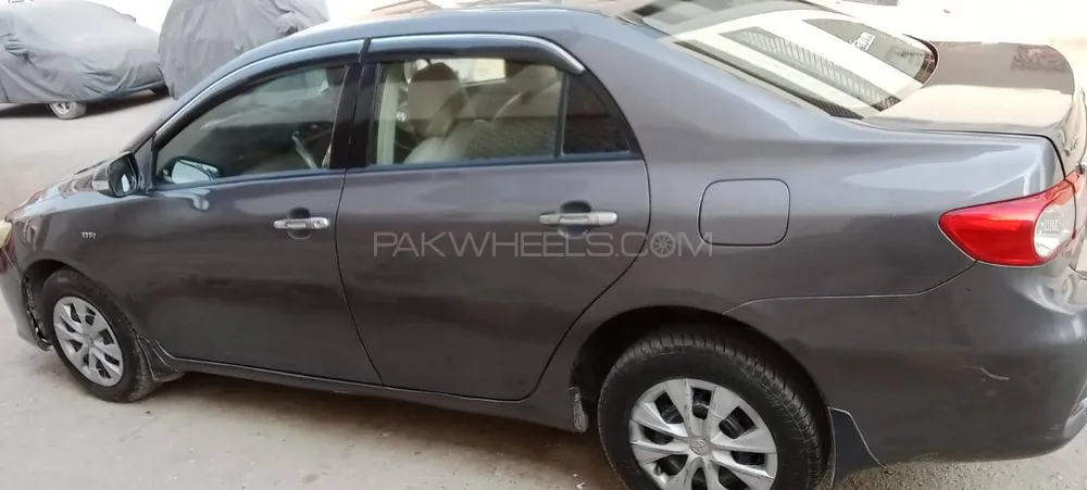 Toyota Corolla 2011 for Sale in Jacobabad Image-1