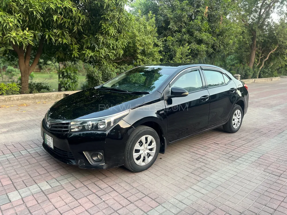 Toyota Corolla 2015 for Sale in Lahore Image-1