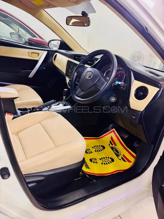 Toyota Corolla 2018 for Sale in Peshawar Toyota Corolla 2018 for Sale in Peshawar Image-6