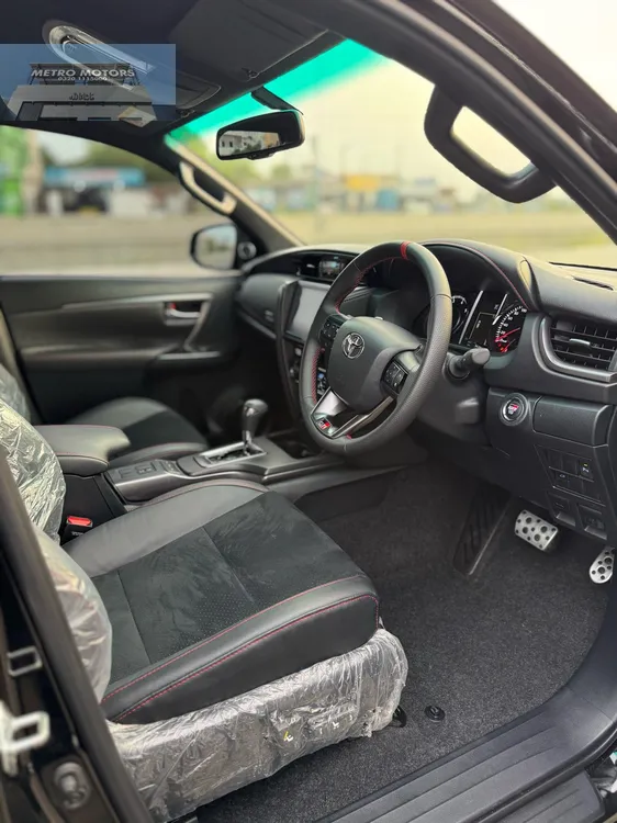 Toyota Fortuner 2025 for Sale in Lahore Toyota Fortuner 2025 for Sale in Lahore Image-4