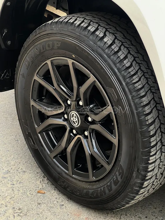 Toyota Hilux 2023 for Sale in Lahore Toyota Hilux 2023 for Sale in Lahore Image-4