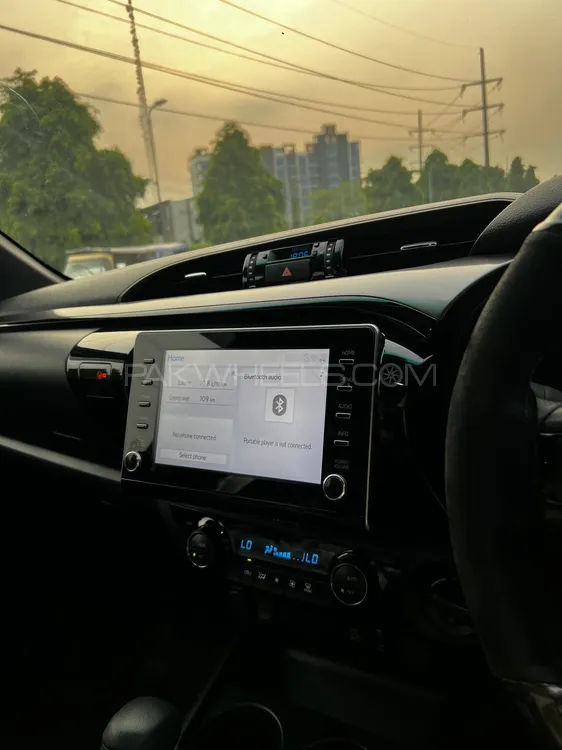 Toyota Hilux 2023 for Sale in Lahore Toyota Hilux 2023 for Sale in Lahore Image-8