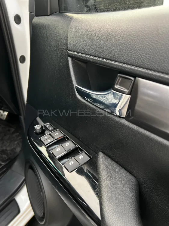 Toyota Hilux 2023 for Sale in Lahore Toyota Hilux 2023 for Sale in Lahore Image-12