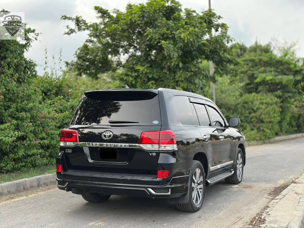 Toyota Land Cruiser 2015 for Sale in Lahore Toyota Land Cruiser 2015 for Sale in Lahore Image-6